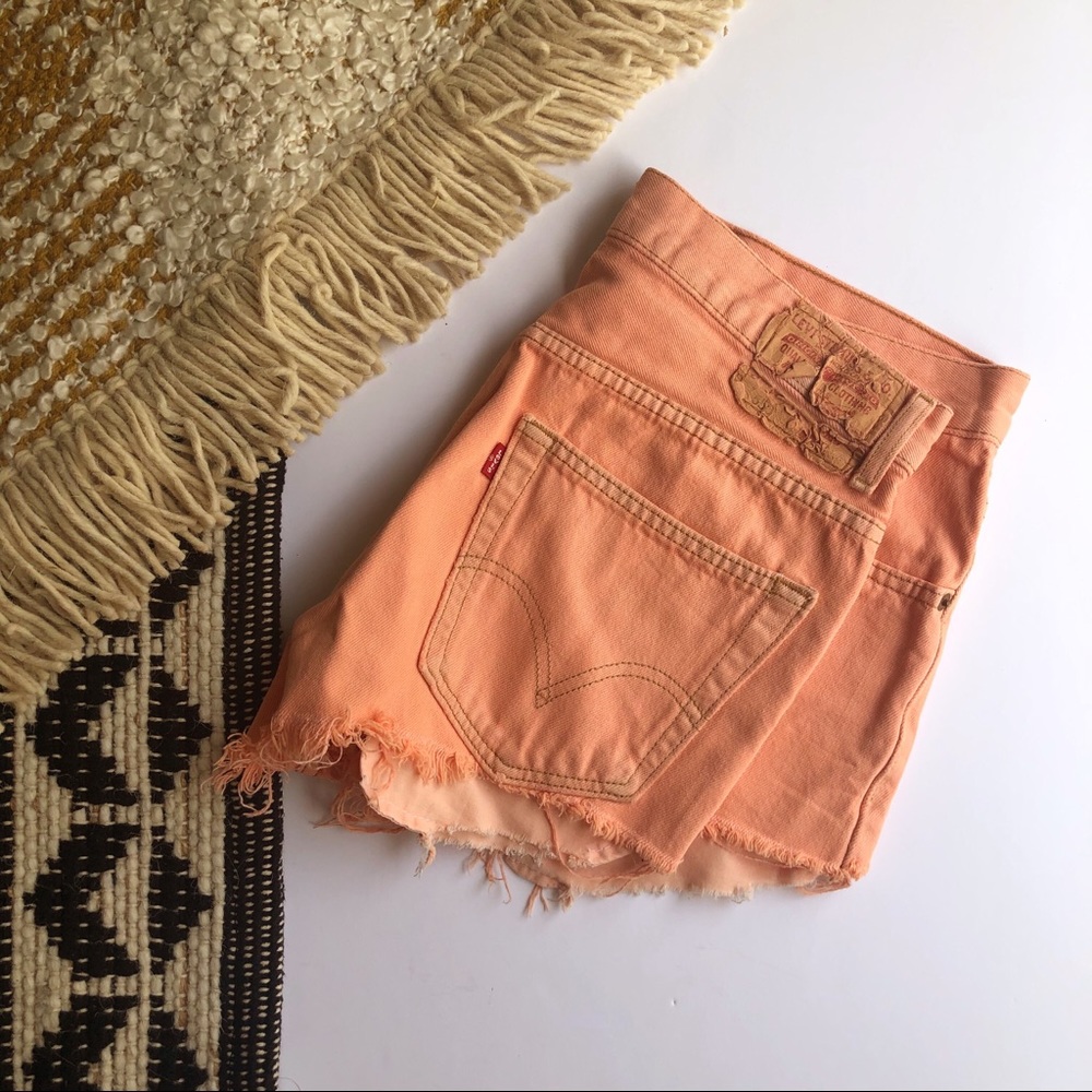 Vintage Levi’s distressed cut off shorts